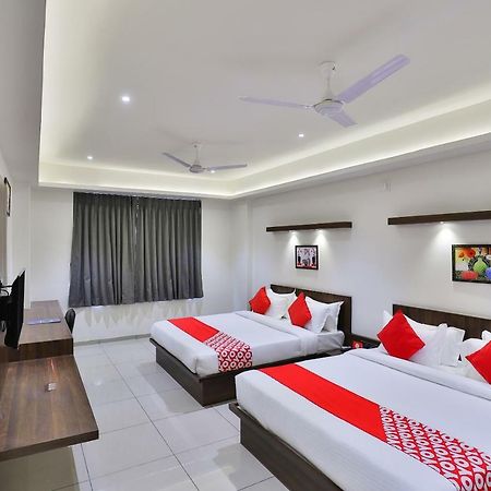 Oyo 16604 Hotel Sparsh Inn Ahmedabad Eksteriør bilde