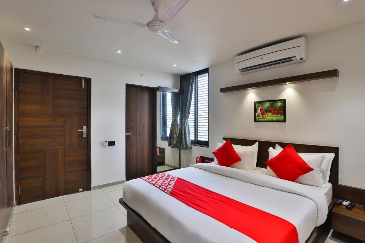 Oyo 16604 Hotel Sparsh Inn Ahmedabad Eksteriør bilde