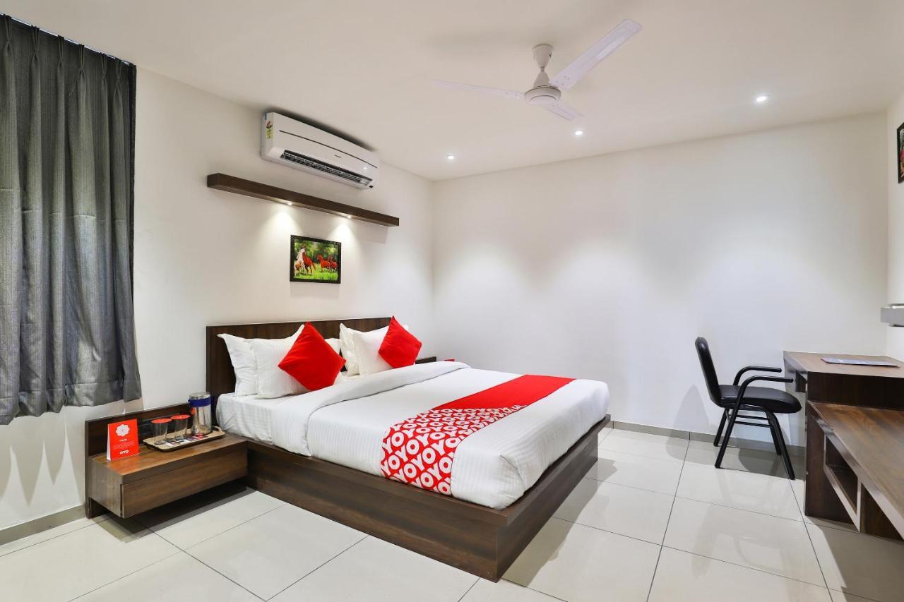 Oyo 16604 Hotel Sparsh Inn Ahmedabad Eksteriør bilde