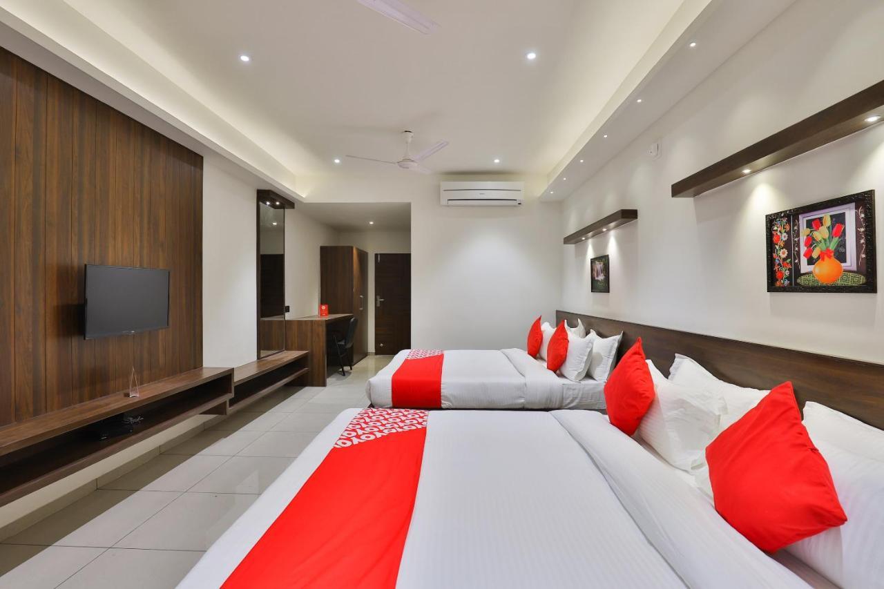 Oyo 16604 Hotel Sparsh Inn Ahmedabad Eksteriør bilde