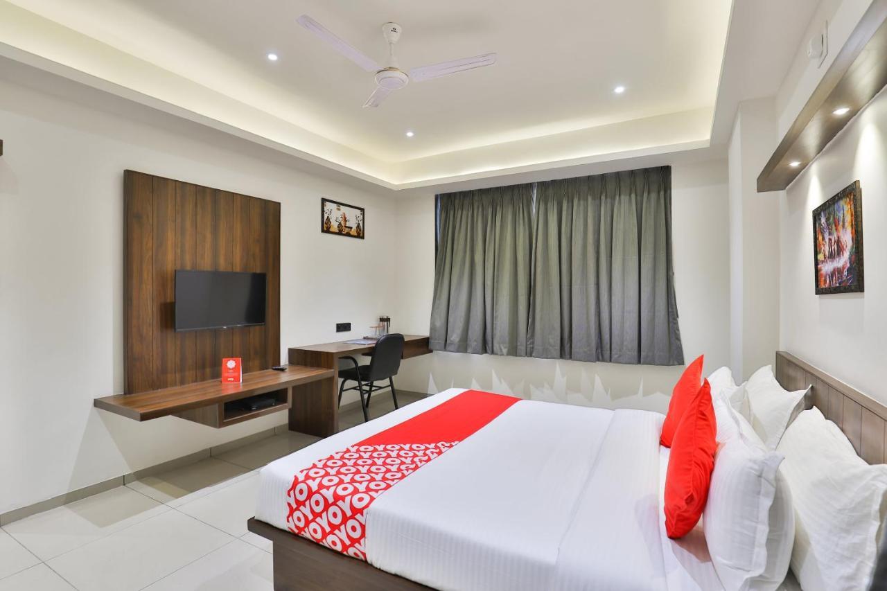 Oyo 16604 Hotel Sparsh Inn Ahmedabad Eksteriør bilde